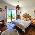 Villa Ocean Wave - Oversized Pool & Stunning Ocean Views *