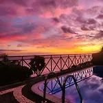 Ocean Wave - Oversized Pool & Stunning Ocean Views Villa Calheta (Madeira)