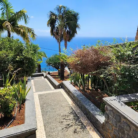 Вилла Ocean Wave - Oversized Pool & Stunning Ocean Views