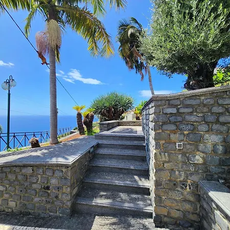 Вилла Ocean Wave - Oversized Pool & Stunning Ocean Views