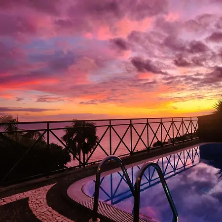 Ocean Wave - Oversized Pool & Stunning Ocean Views Villa Calheta (Madeira)