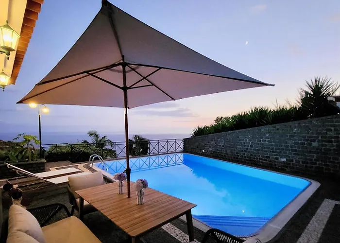 Vila Ocean Wave - Oversized Pool & Stunning Ocean Views