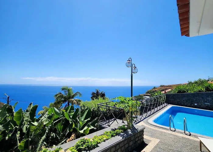 Villa Ocean Wave - Oversized Pool & Stunning Ocean Views *