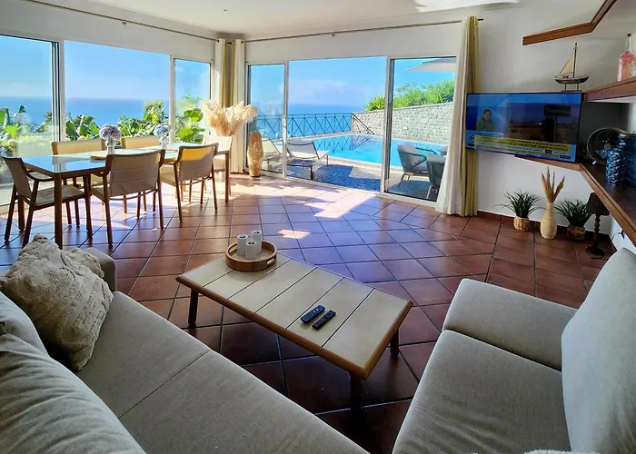 Ocean Wave - Oversized Pool & Stunning Ocean Views Villa