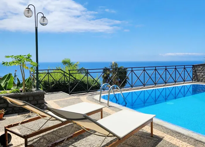 Ocean Wave - Oversized Pool & Stunning Ocean Views *