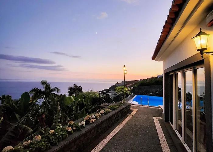 Ocean Wave - Oversized Pool & Stunning Ocean Views * Calheta (Madeira)