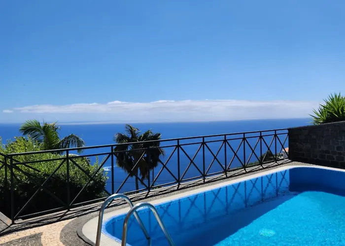 Ocean Wave - Oversized Pool & Stunning Ocean Views * Calheta (Madeira)